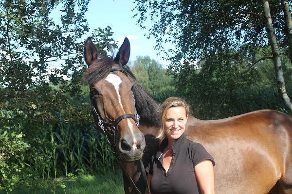 Tierärztin Ina Holz, Pferdeosteopathin nach Welter-Böller